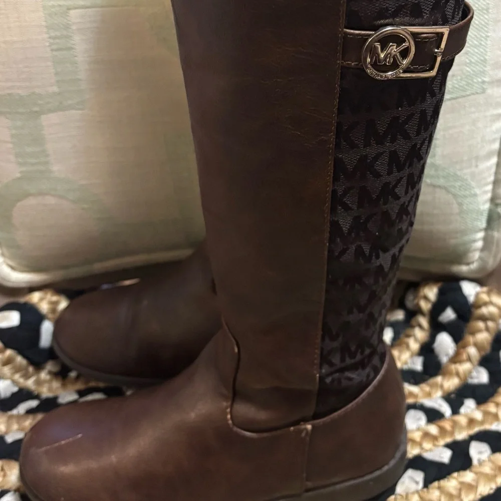 Michael Kors step out